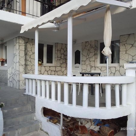 Апартаменты Antonia Family House Near Airport Порто-Рафти Экстерьер фото
