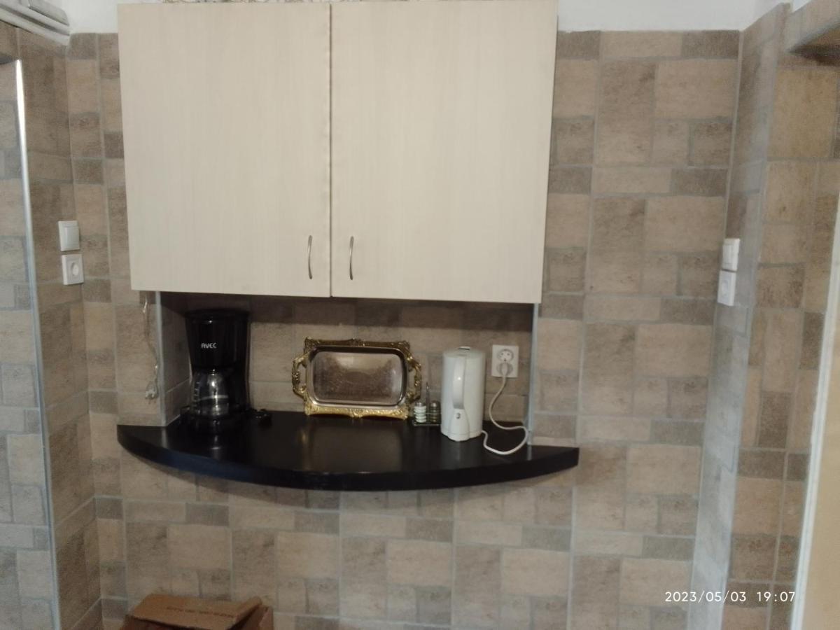 Апартаменты Antonia Family House Near Airport Порто-Рафти Экстерьер фото