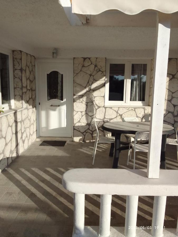Апартаменты Antonia Family House Near Airport Порто-Рафти Экстерьер фото
