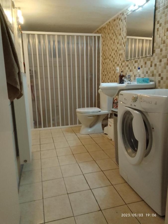 Апартаменты Antonia Family House Near Airport Порто-Рафти Экстерьер фото